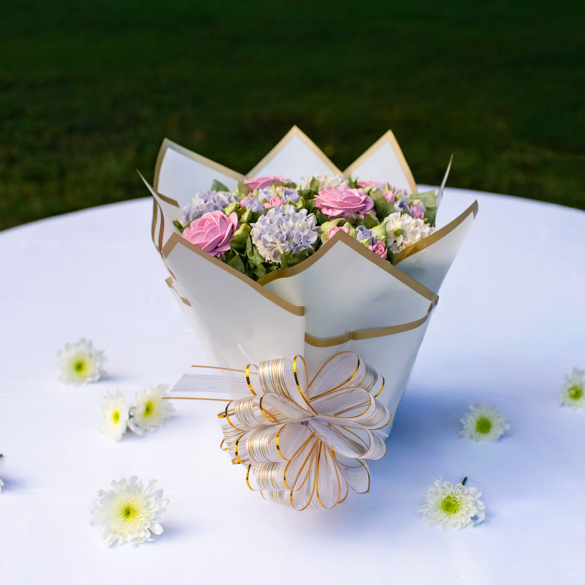 English Blush floral cupcake bouquet for Saturday delivery — bouquet view